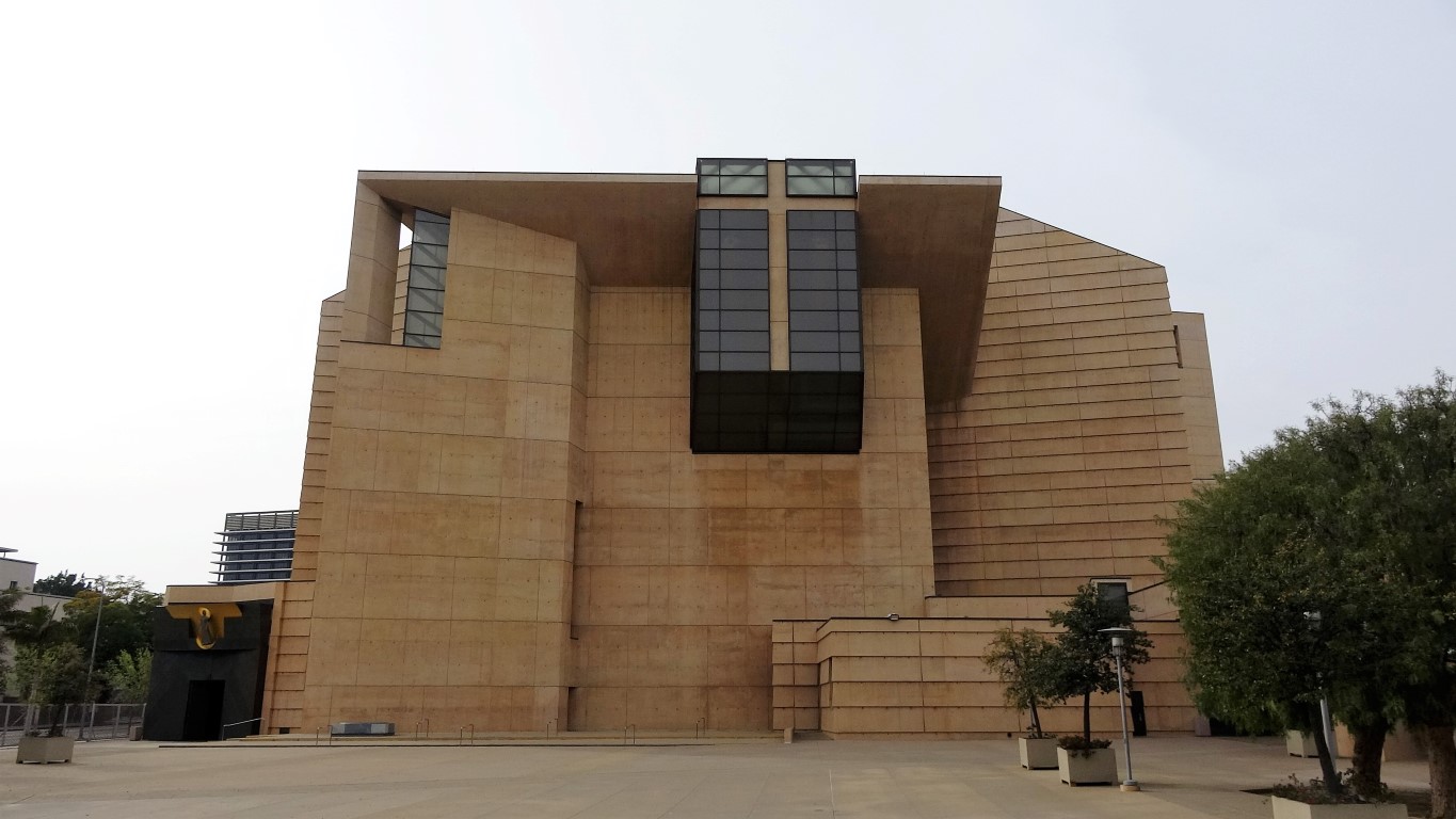 Cathedral of Our Lady of the Angels Los Angeles, CA TRAVELFAMILYBOX
