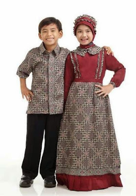 Model baju gamis batik perempuan Model baju gamis batik perempuan