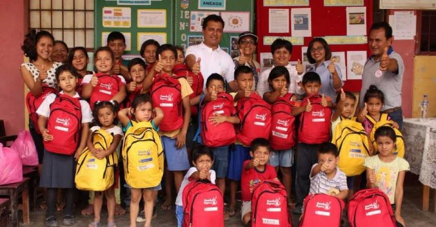 Entregan kits lúdicos a colegios de Picota dañados por inundaciones en la región San Martín Entregan kits lúdicos a colegios de Picota dañados por inundaciones en la región San Martín