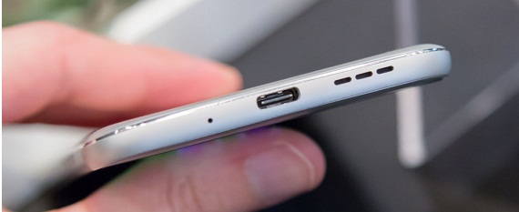 Exemplo smartphone com porta USB tipo C Exemplo smartphone com porta USB tipo C