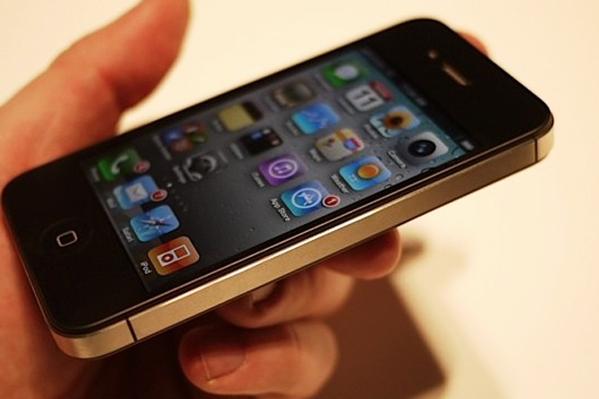 Harga dan Spesifikasi Apple iPhone 4G Terbaru