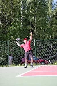 Tennisvalmentaja Lehto Olavi: Ottakaa yhteyttä