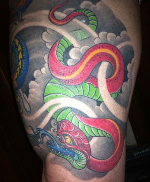 Tatto Tato Naga Merah Gambar Abstrak