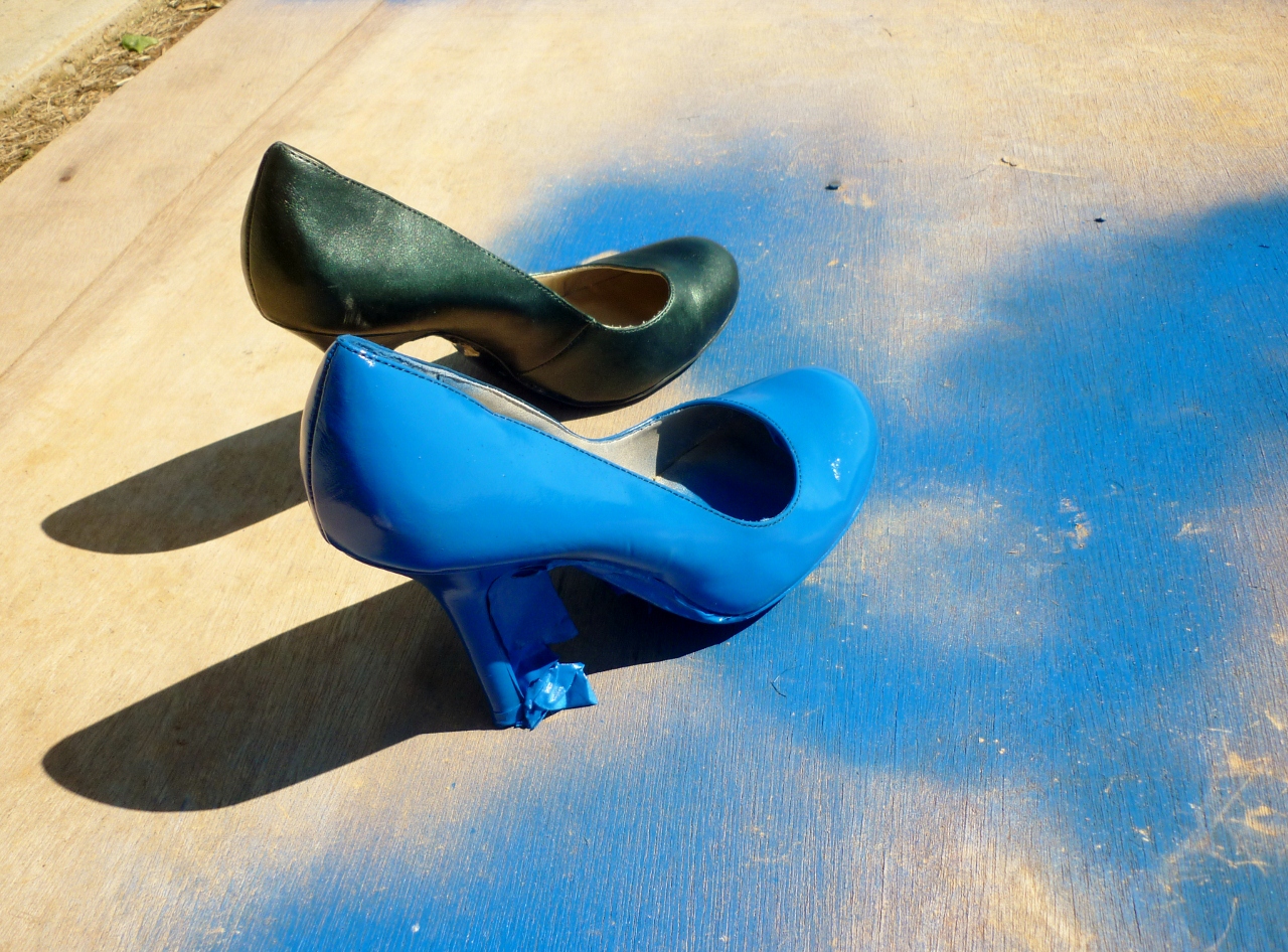 university blue shoe paint