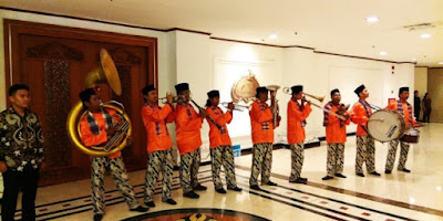 Prabowo Menari ketika Disambut Dengan Alunan Musik betawi