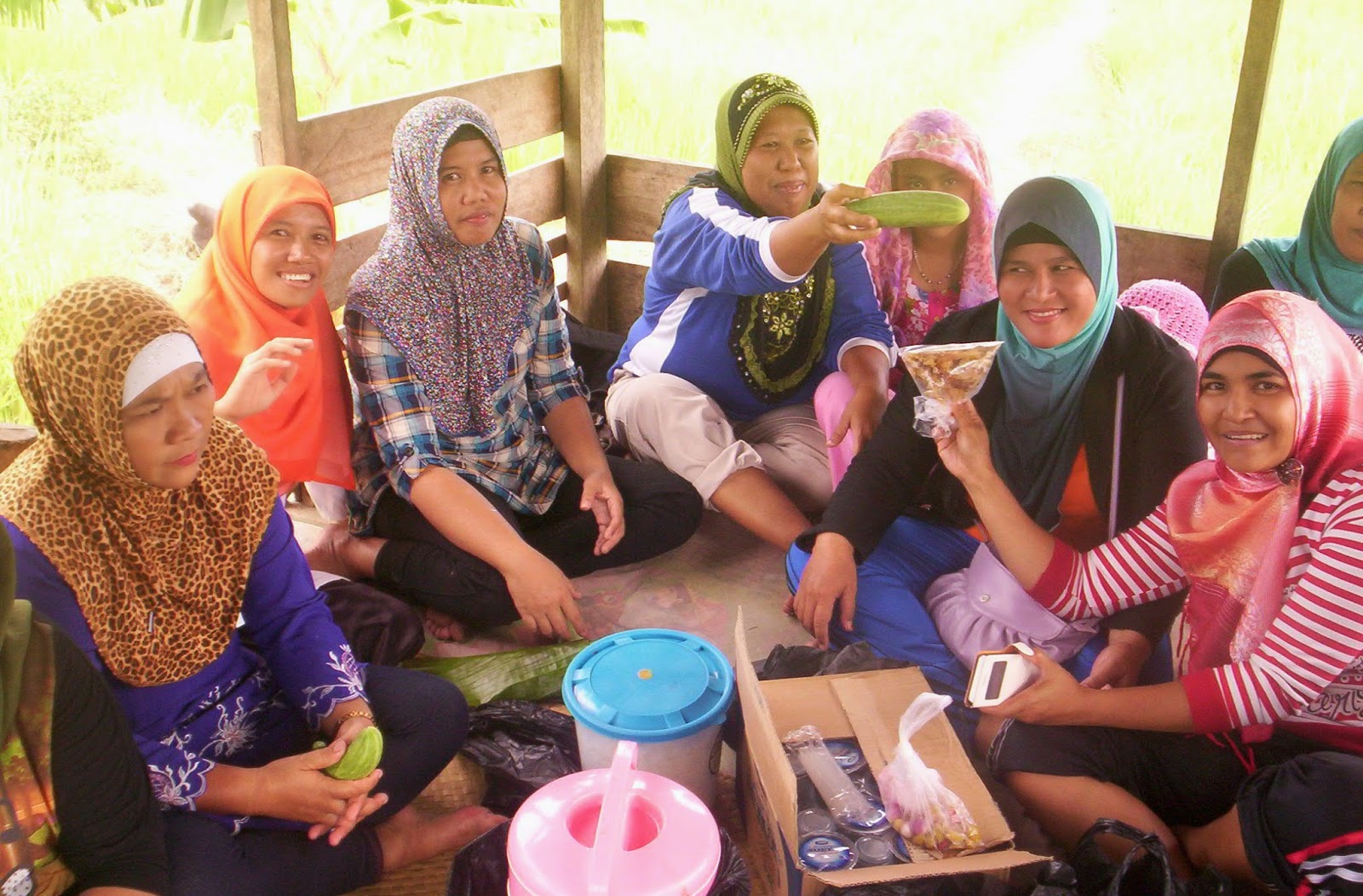 Sejenak Mengenang Indahnya Kebersamaan Neti Suriana