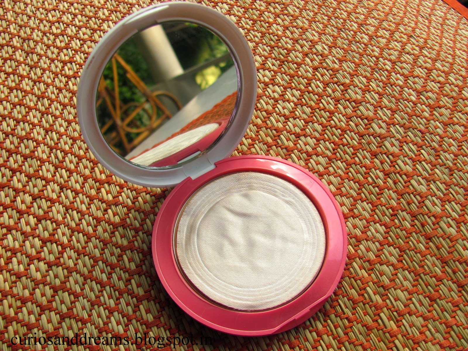 Lakme Perfect Radiance Multi Mineral Compact Review