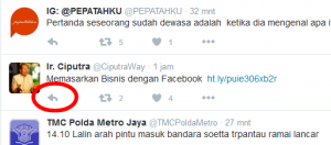 Klik Tombol Panah Cara memberkan komentar twitter