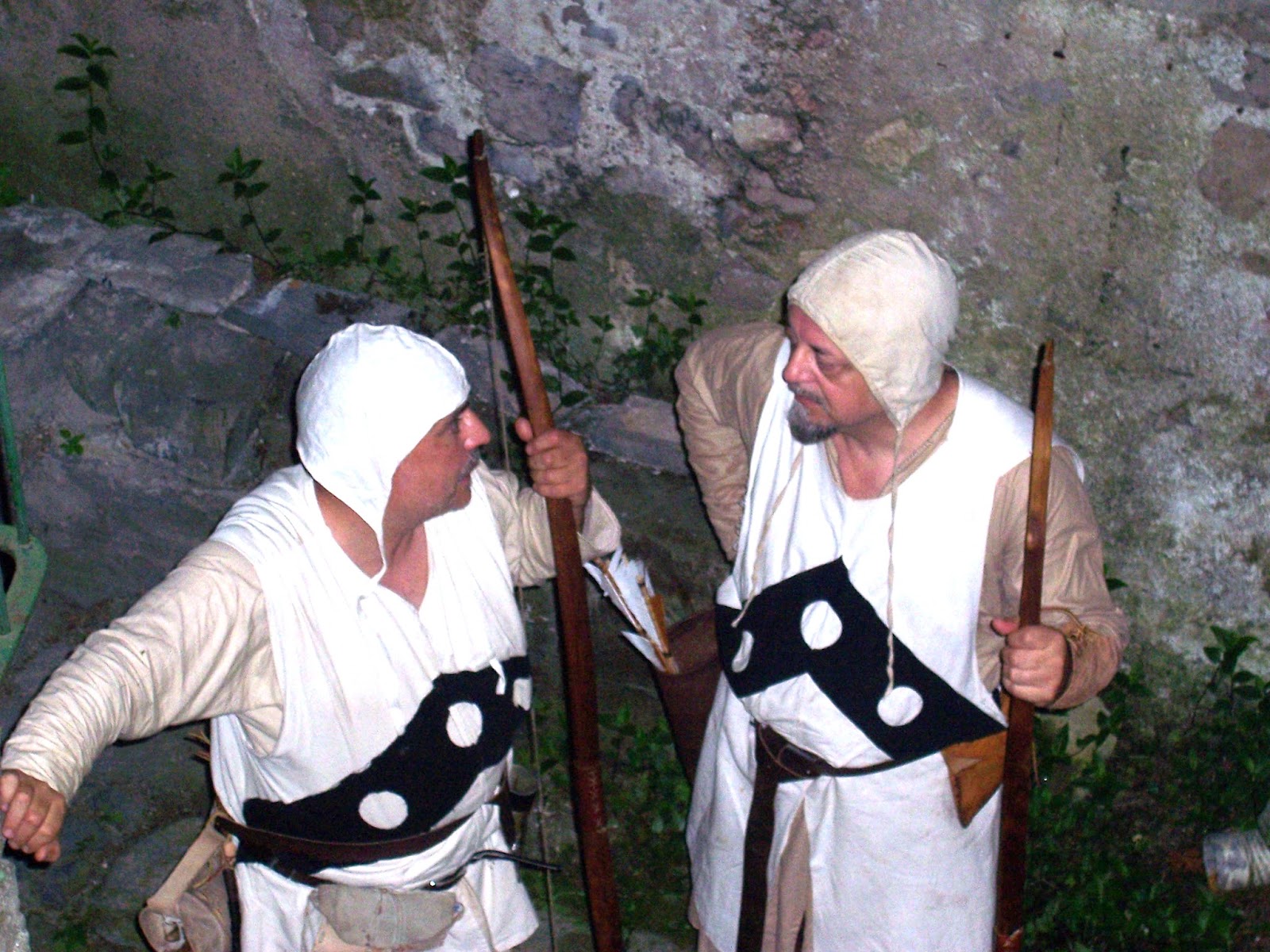 Le immagini della Compagnia Bianca di Milano, arcieri militari