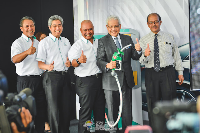 The new PETRONAS PRIMAX 97 maintain its green labelled petrol pump