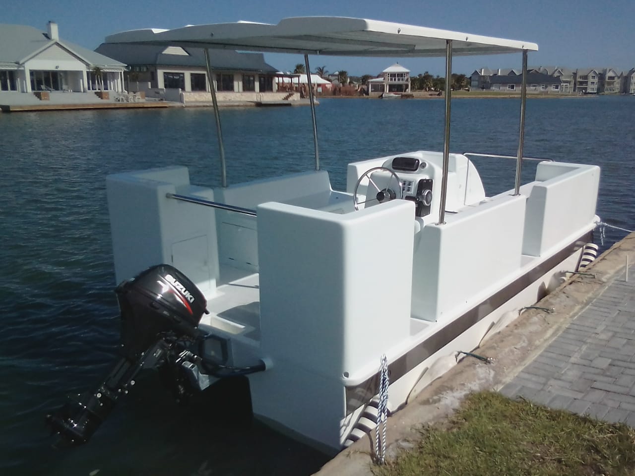 Aqua Craft J Bay: Custom built Pontoon Boats manufactured in Jeffrreys ...