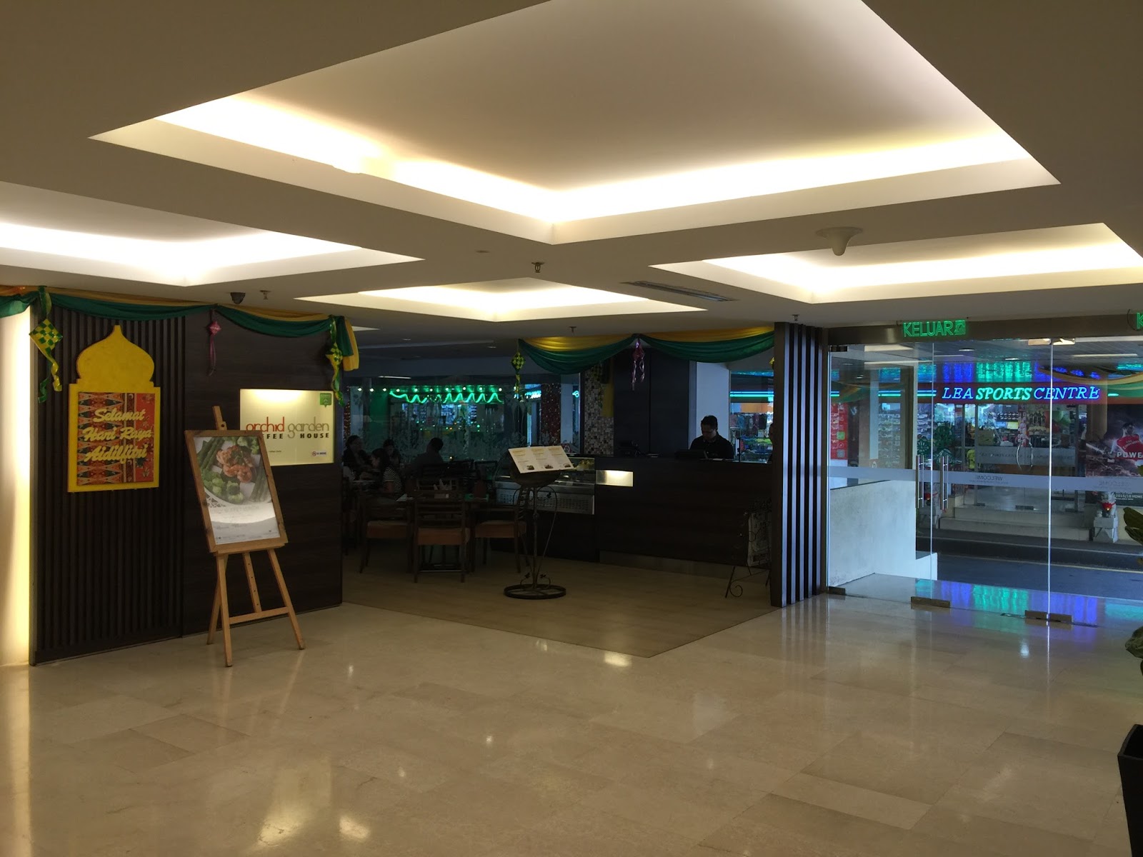 Observe the world Sarawak Kuching Grand Margherita Hotel with free