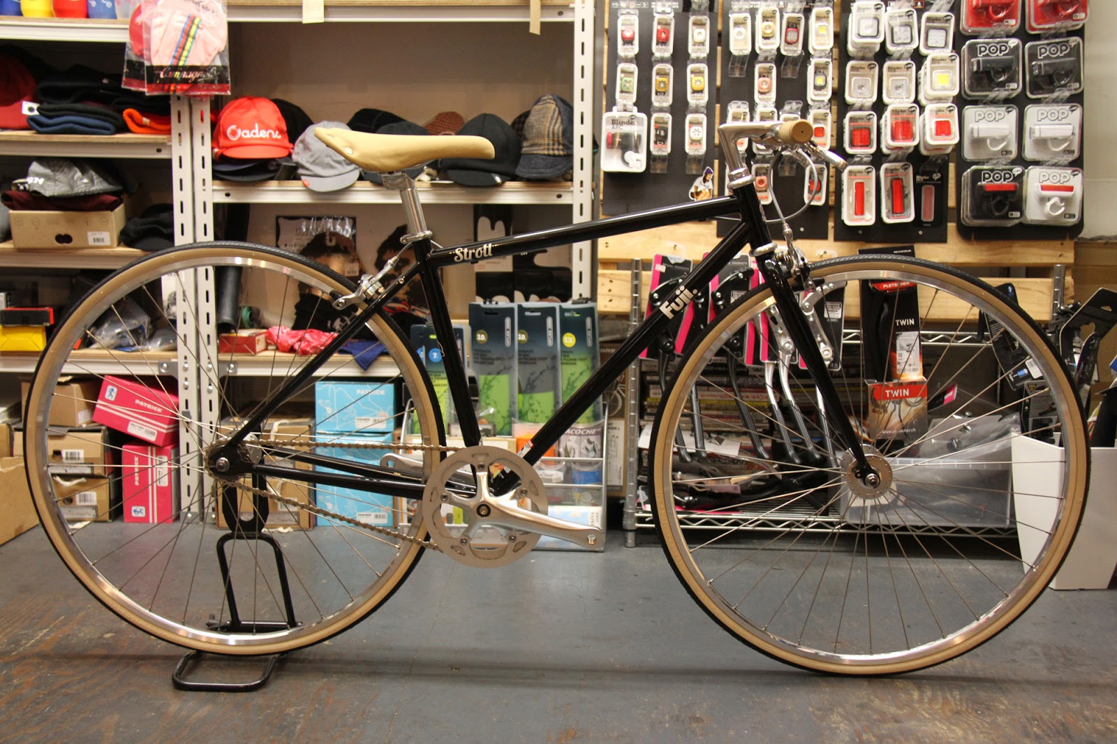 愛知 刈谷 2017年製Fuji strollロードバイク クロスバイク 愛知 刈谷 2017年製Fuji strollロードバイク クロスバイク