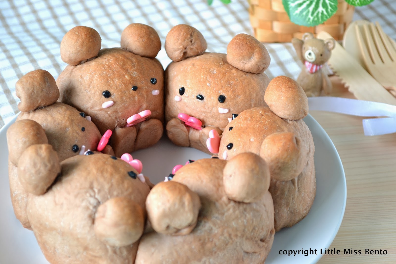 Little Miss Bento シャリーのかわいいキャラベン: Cocoa Teddy Bear Bread Recipe ココアくまパンのレシピ