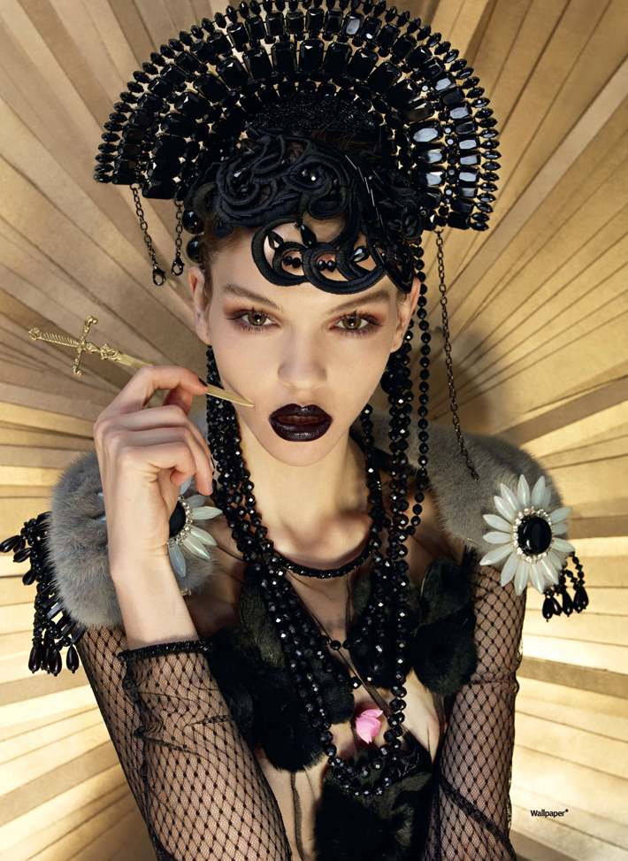 fashion heroines: INSPIRATION: BAROQUE DETAILS AND BLACK LIPS/NAILS