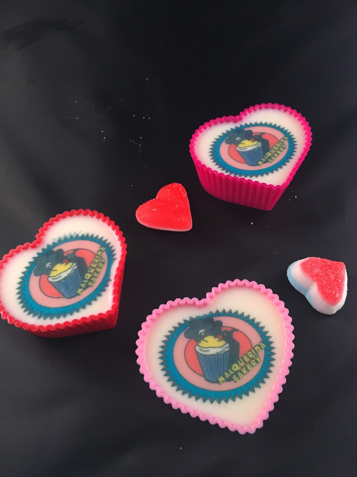 Gelatina de leche condensada decorada con transfer.