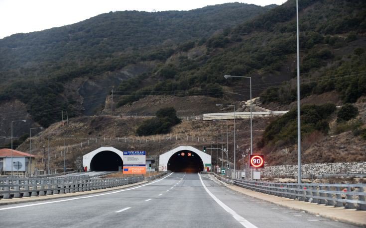 Καταδίωκαν Βανάκι Με Παράνομους Μετανάστες Από Την Κομοτηνή Έως... Την Θεσσαλονίκη! Καταδίωκαν Βανάκι Με Παράνομους Μετανάστες Από Την Κομοτηνή Έως... Την Θεσσαλονίκη!