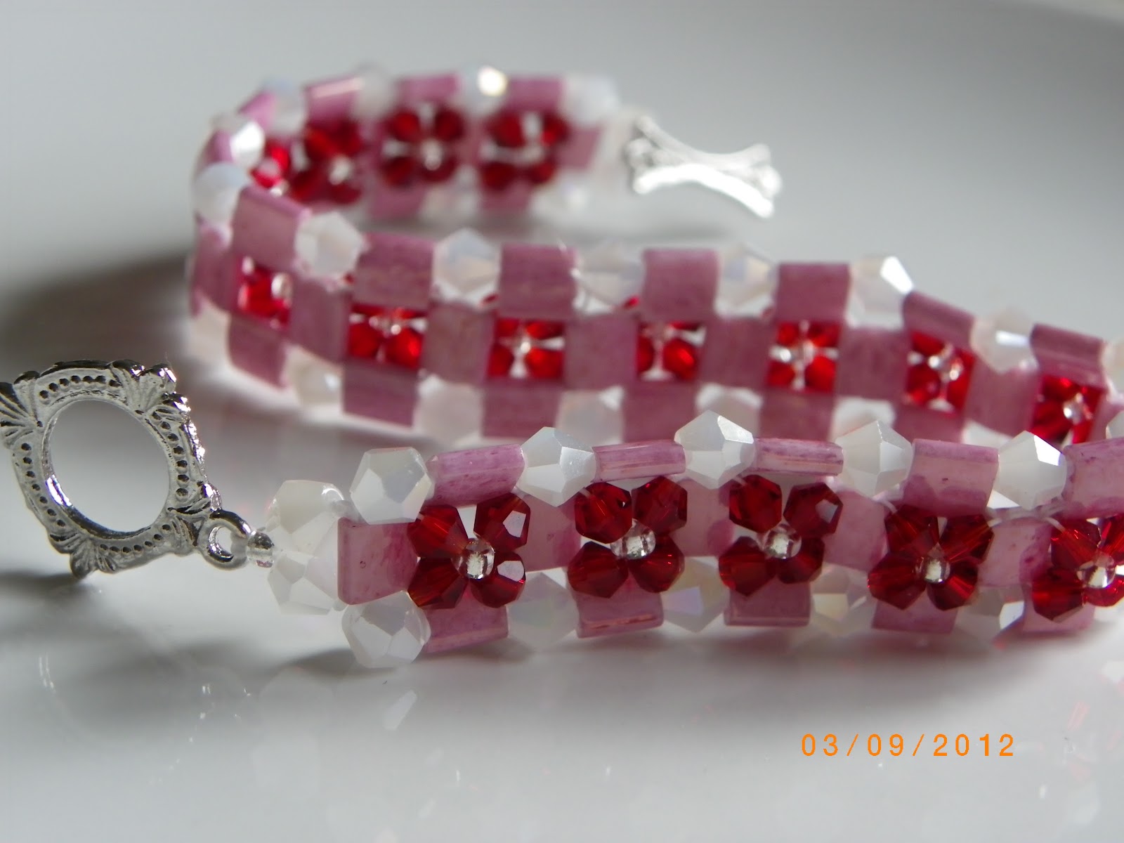 Jewelry and Accessories Rose beaded bracelet, red flower rose crystal