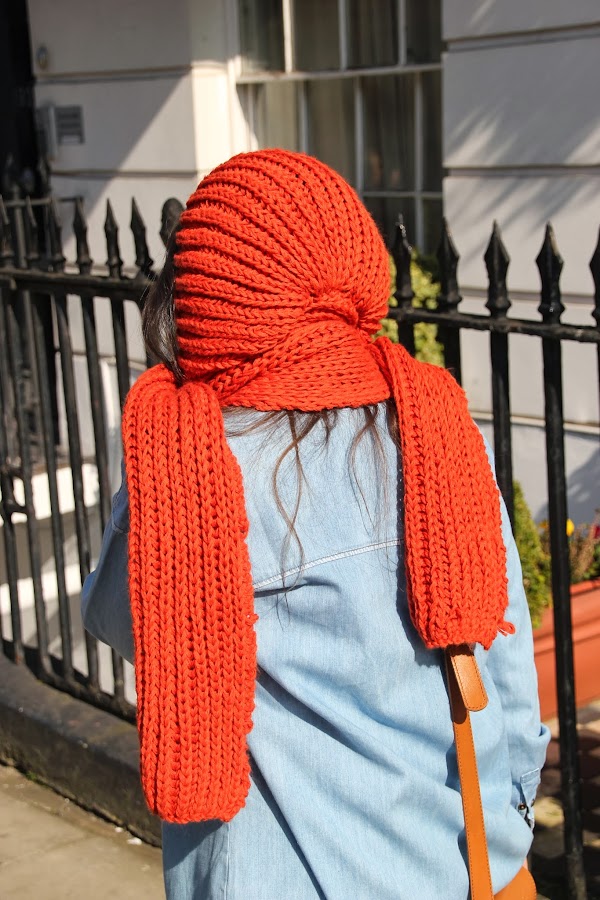 DIY Cómo hacer una bufanda con capucha. Blog de costura y diy.