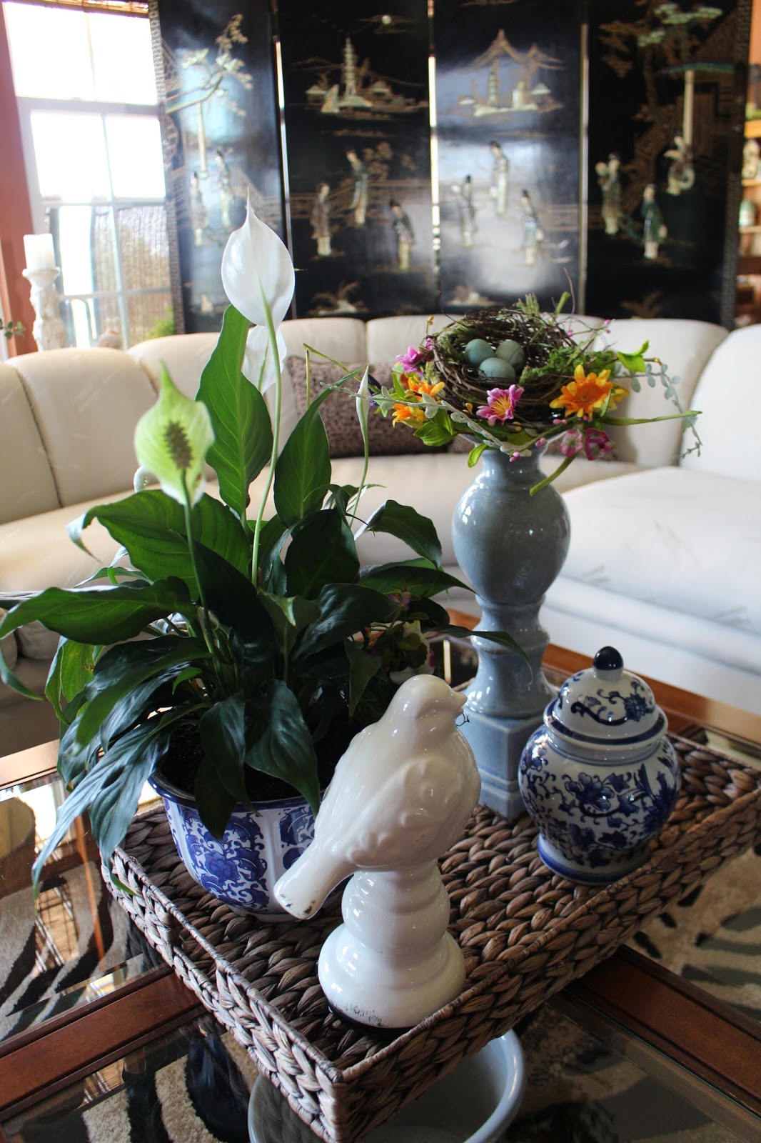 Designs by Pinky: Blue and White Coffee Table Vignette