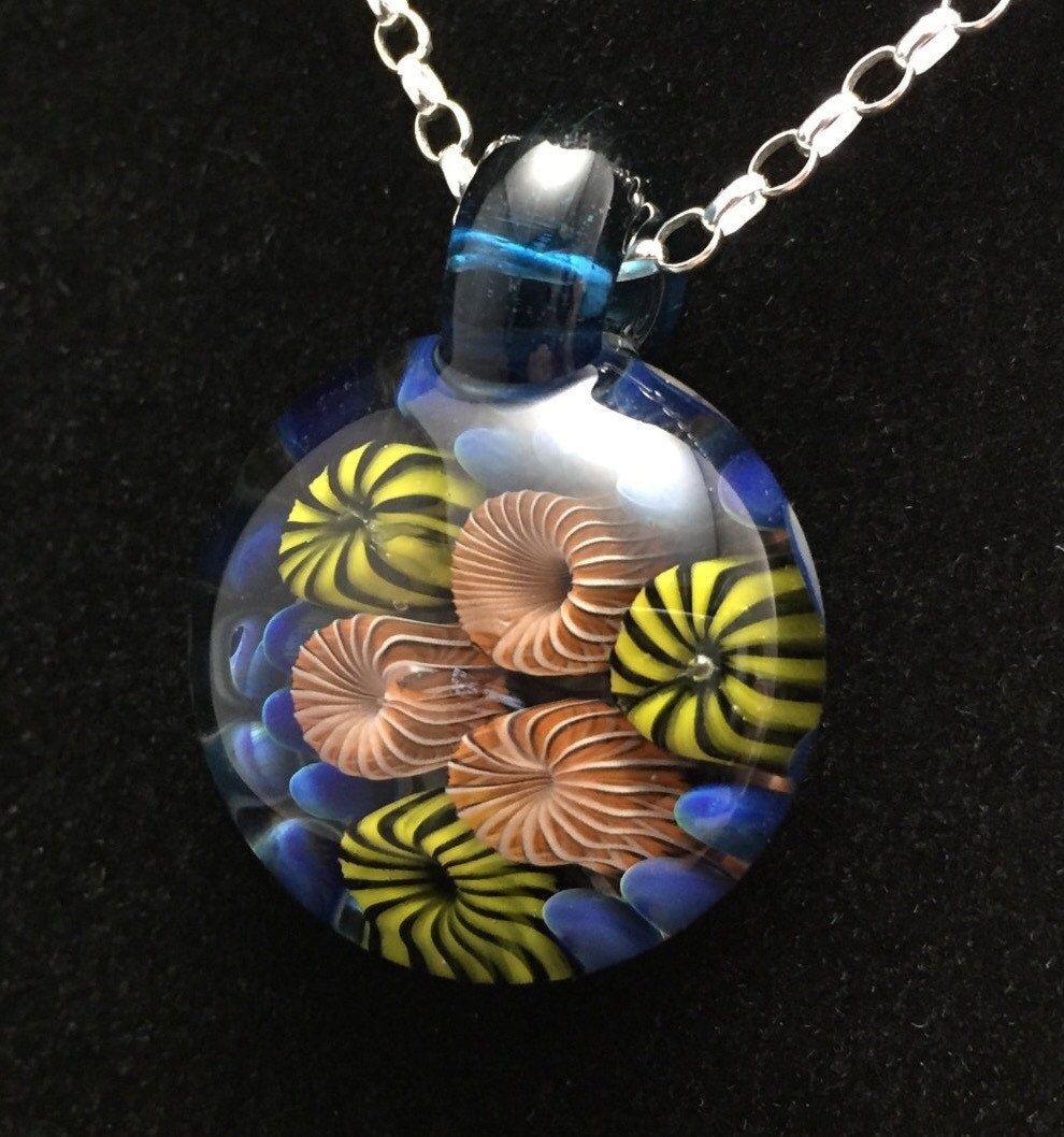 10-Coral-Ryan-Eicher-Jewellery-Glass-Pendants-Sculptures-www-designstack-co