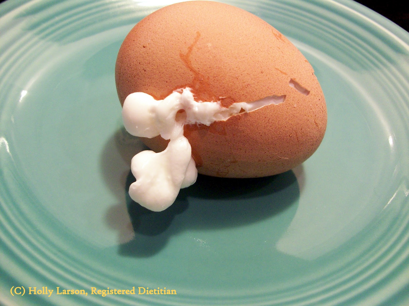 Boiled Egg Cracked In Water Images, Photos Mungfali 