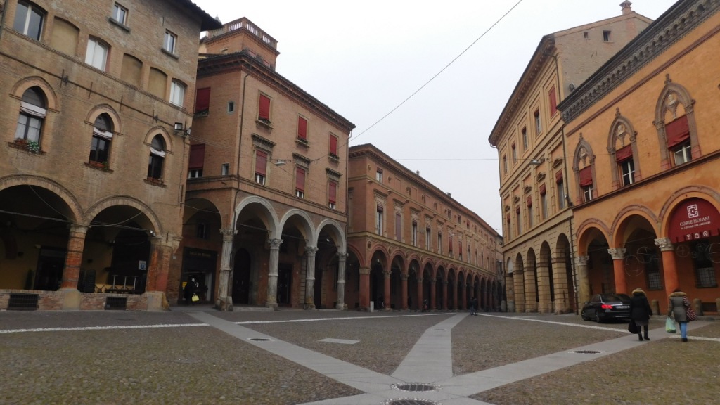 Fleur de Lis Homeschool Blog Bologna, Italy is known for their Portico's