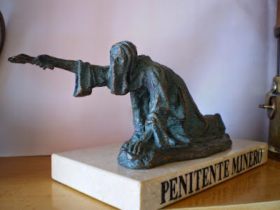 Estatua del penitente en la escuela de minas de Madrid