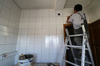 Final tiles go onto this wall Final tiles go onto this wall