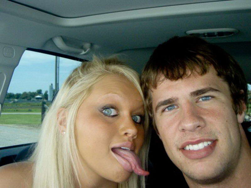 Stunning Pixs Girls With Very Long Tongues 