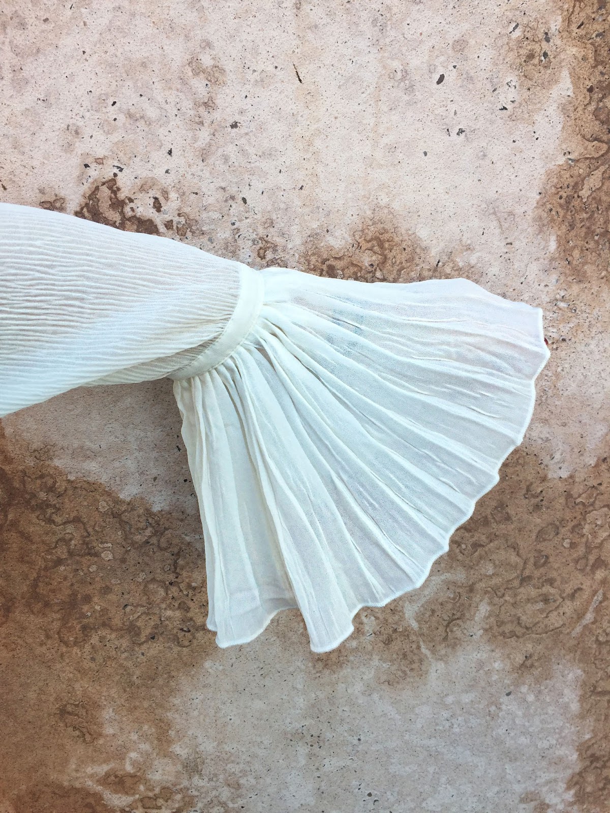 Chelsea Powell TRUMPET SLEEVES