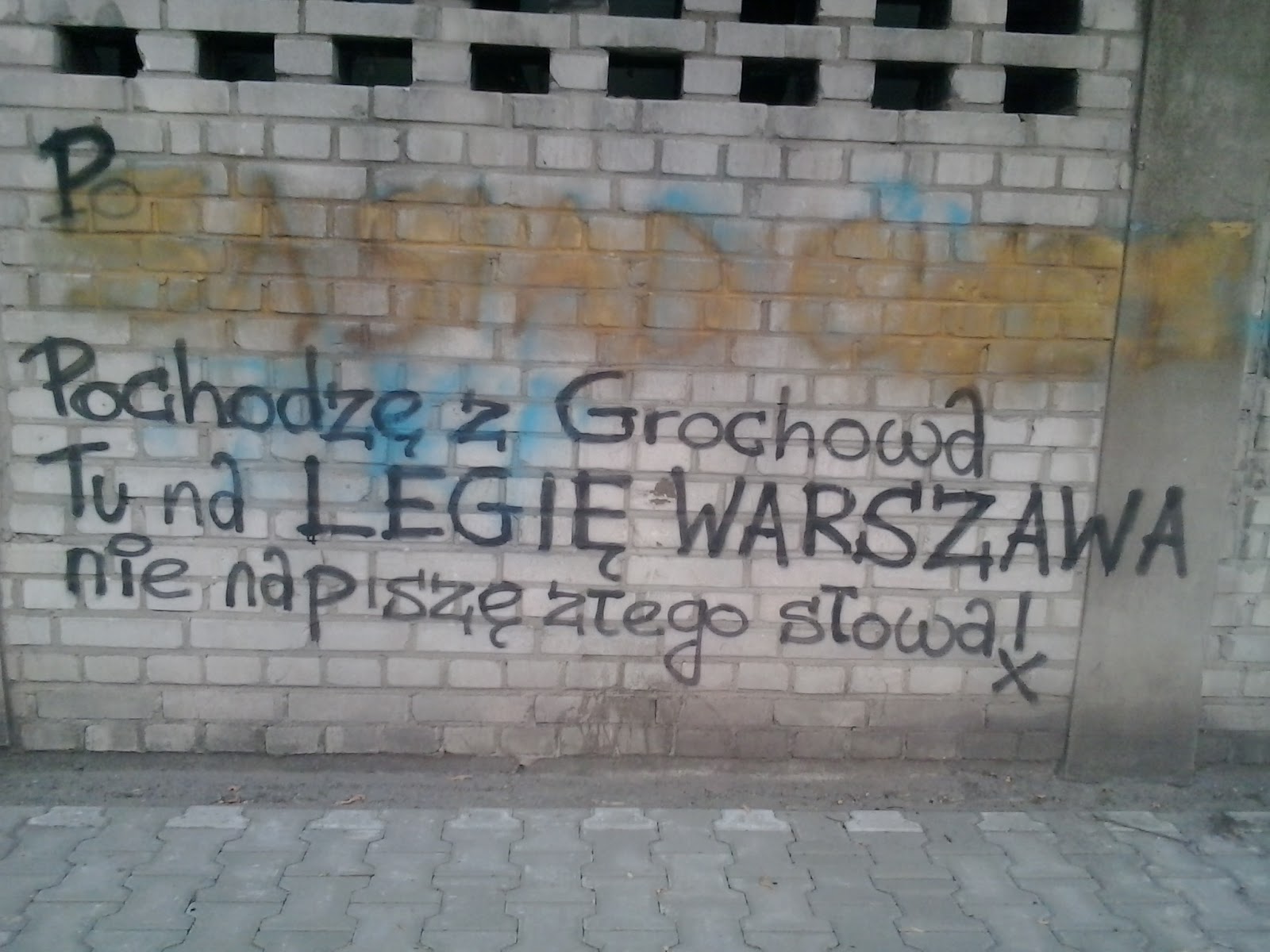 Narysuj Znaki Malowane Na Murach Przez Członków Organizacji Wawer Napisy na murach: Praga Grochowska, Grochów Praski