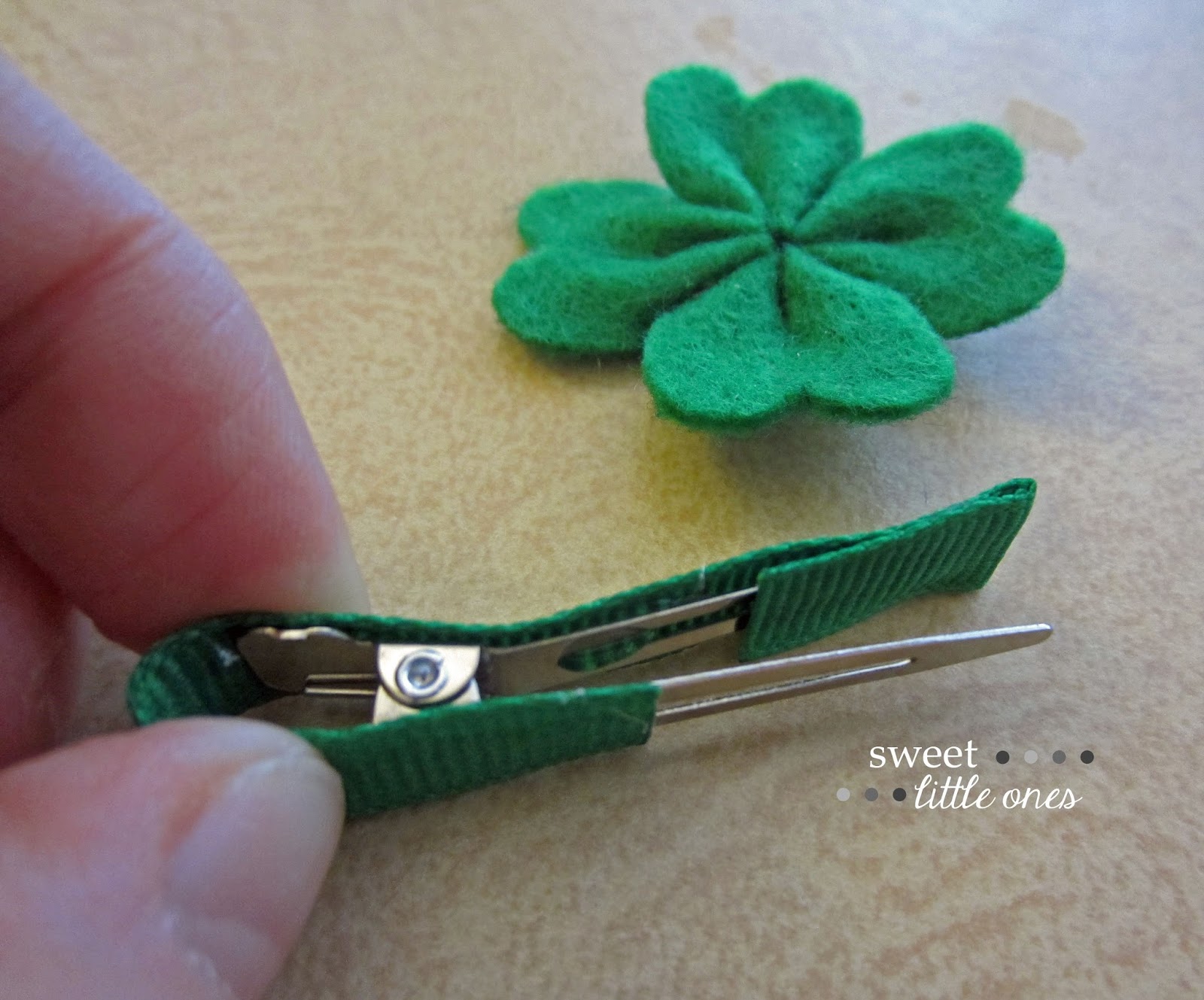 DIY St. Patrick's Day Shamrock / Four Leaf Clover Hair Bow / Clip / Barrette - www.sweetlittleonesblog.com