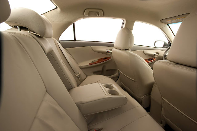 Toyota Corolla 2011 - interior