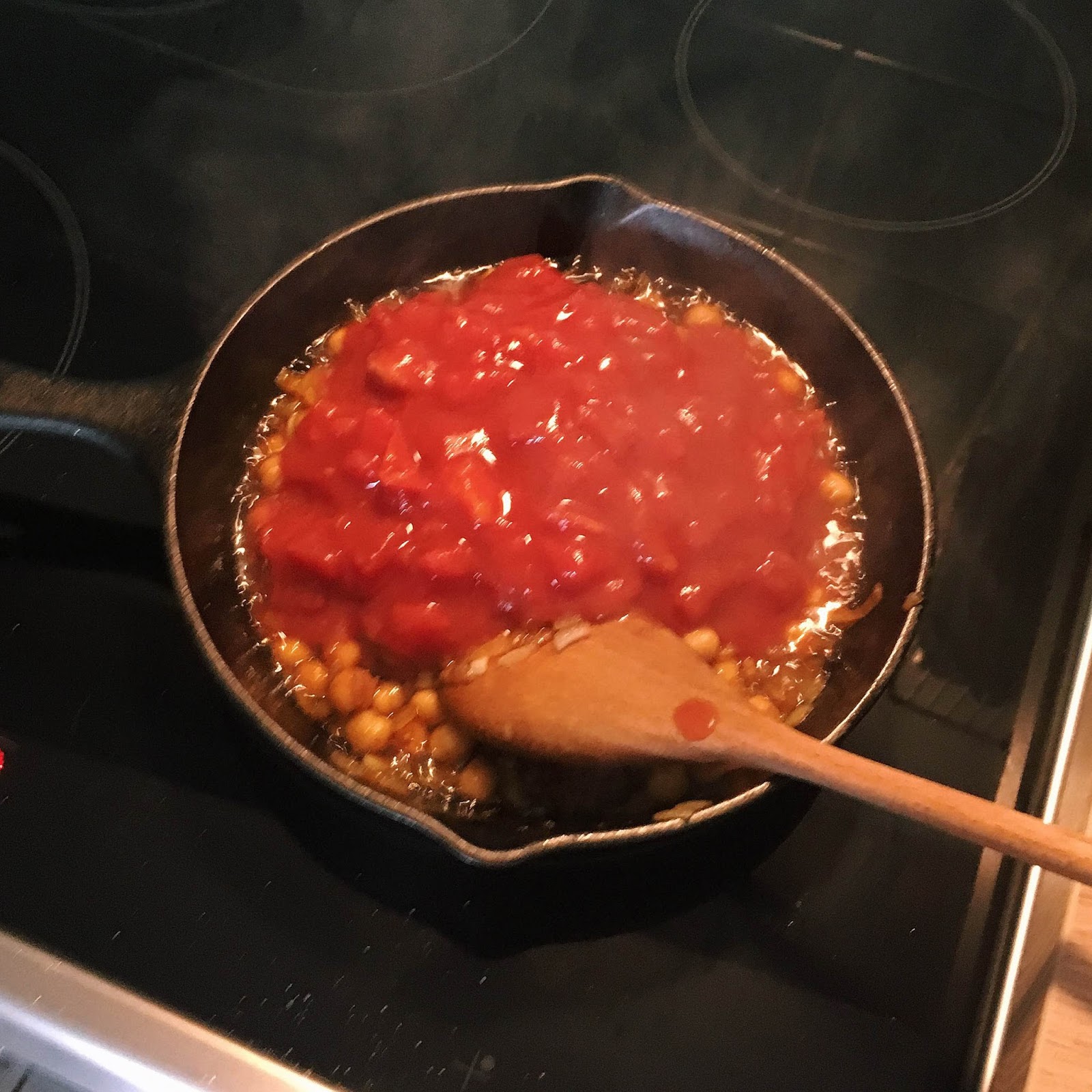 Recipe Shakshuka (Israelian Poached Eggs in Tomato Sauce with