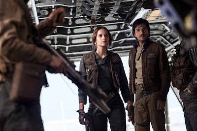 Image of Felicity Jones and Diego Luna in Rogue One: A Star Wars Story