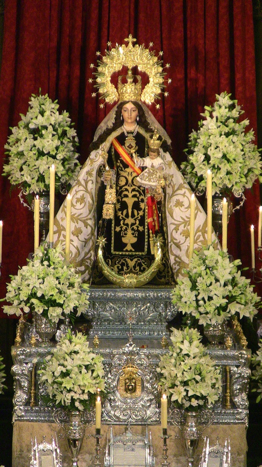 http://virgendelcarmenpatronaderute.blogspot.com.es/2013/08/el-altar-de-novena-2013.html