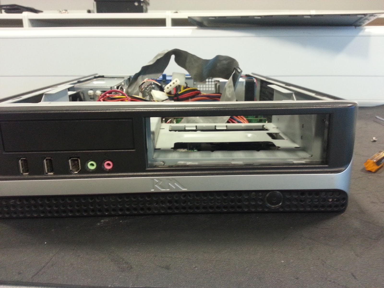 Bit by Bit Computer How to connect CDDVD drive to your computer?