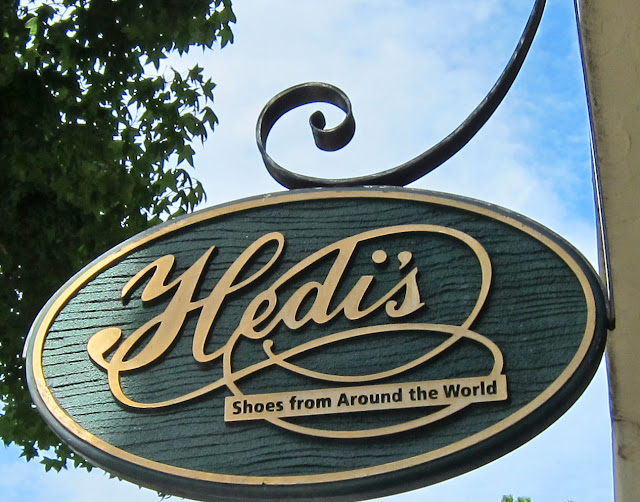 Ocean Avenue, CarmelbytheSea / Behind the Front Window