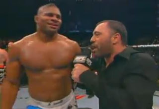 UFC 141 - Overeen vence Lesnar