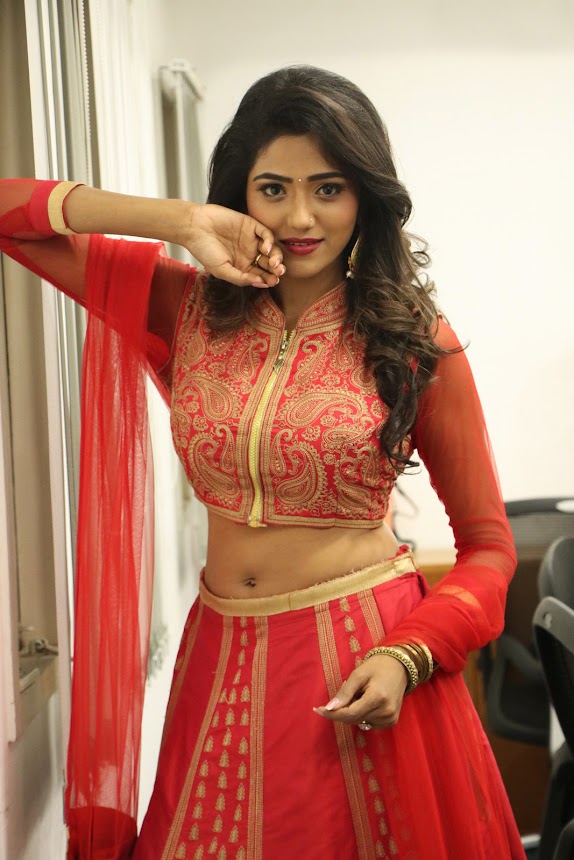 Shalu Chourasiya at En Kadhali Scene Podra audio launch