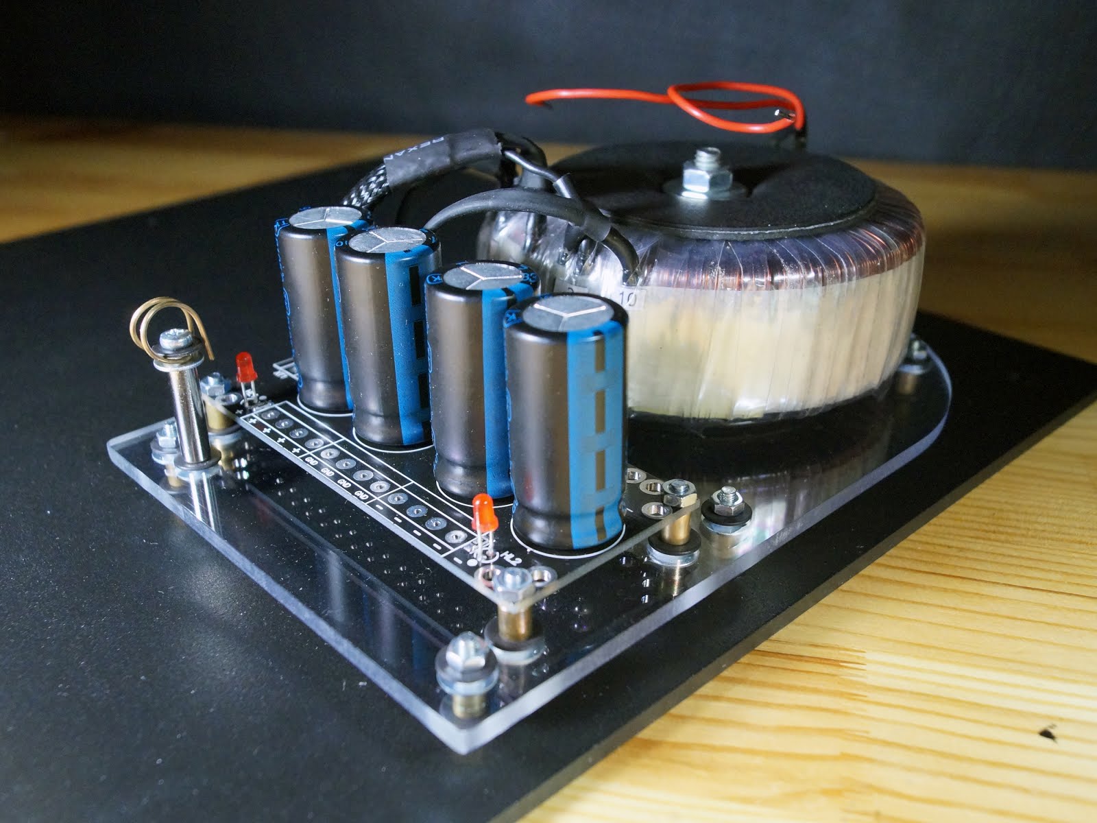 Ht 740 параметры трансформатор. Тороидальный трансформатор 5. Тороидальный трансформатор еу4719306. Блок питания для усилителя на тда 7294. Ттп 70 трансформатор.