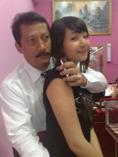 GADIS MELAYU COMEL: BAPAK DAN ANAK GADIS MELAYU COMEL: BAPAK DAN ANAK