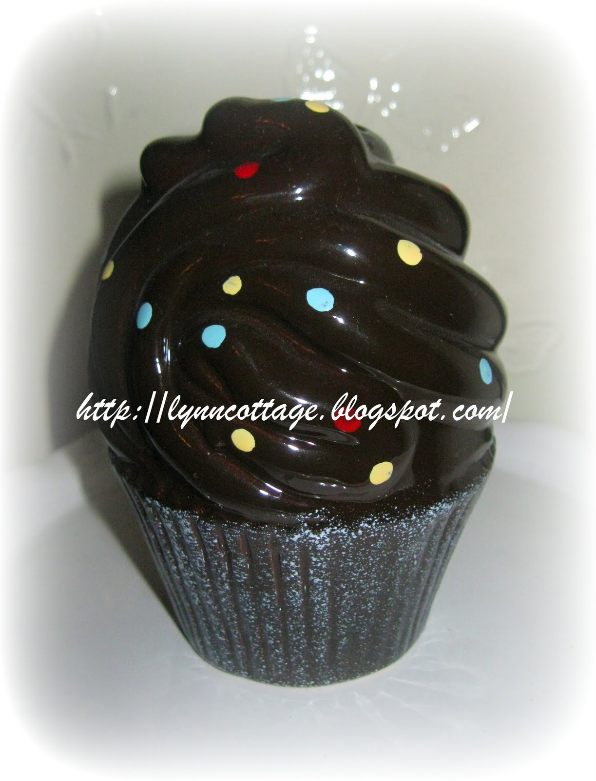 lynn's cottage: CERAMIC CUPCAKES......