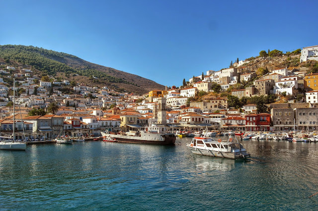 Hydra, Grécia Vista da chegada em Hydra, Grécia