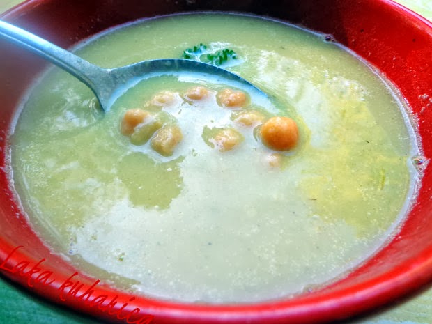 Chickpea and leek soup by Laka kuharica: nourishing, warming, tasty and super easy to make.