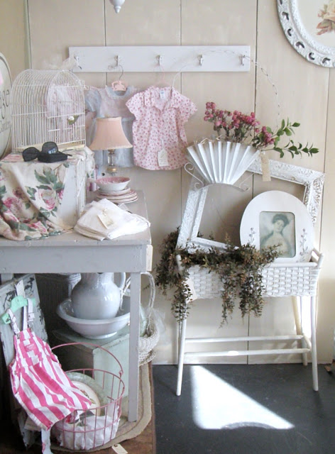 Cabin & Cottage : A Few Spring Cottagey Things