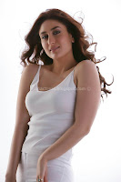 Kareena, kapoor, latest, hot, cleavage, pics