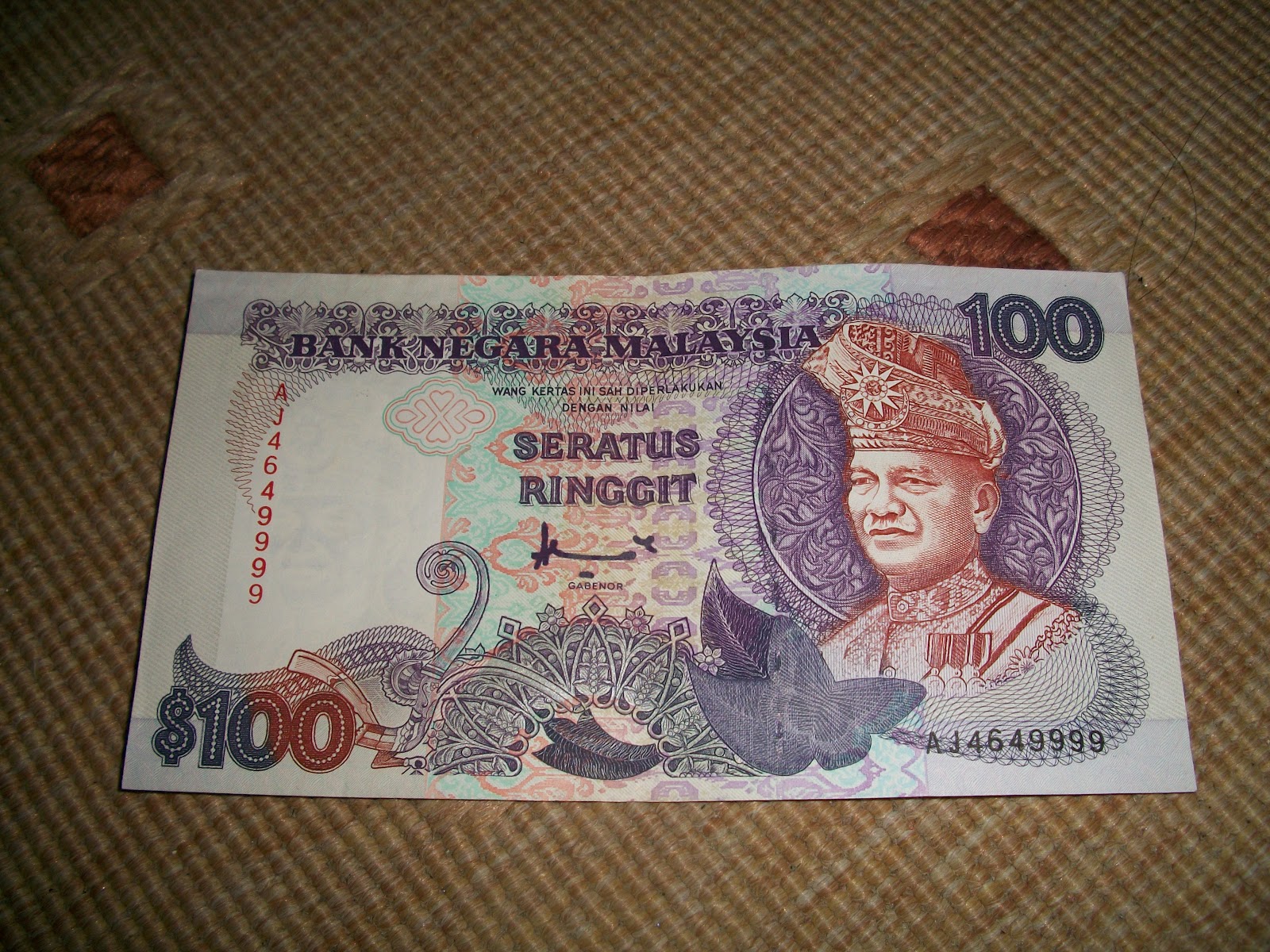 collectible items: Duit Malaysia lama RM100