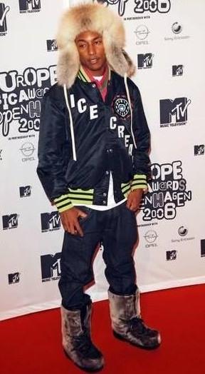 Pharrell Williams Foto de Pharrell Williams bien abrigado